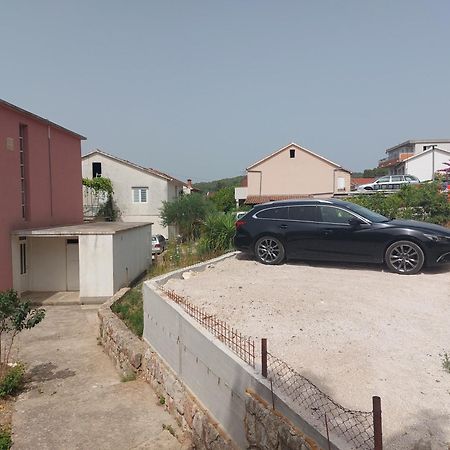 Apartman Nora イェルサ エクステリア 写真