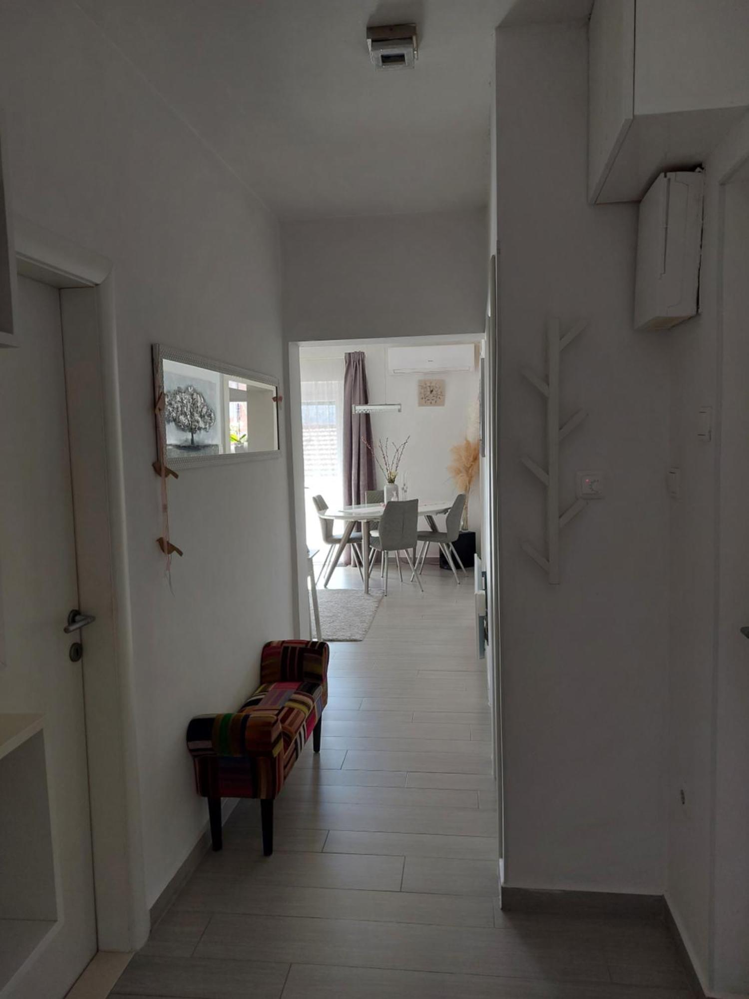 Apartman Nora イェルサ エクステリア 写真